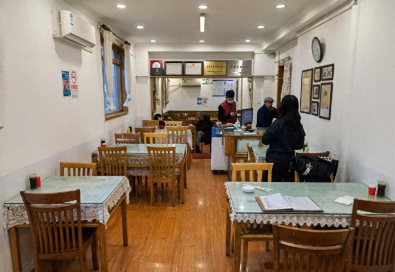 感受两个“管”字里的新意-探访改革开放后我国第一家个体饭店