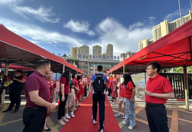 飞阅深圳·各区联播 - 中考必胜，向着梦想出发！