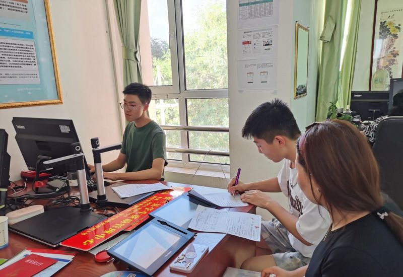 国家生源地信用助学贷款：在“助人”中“铸人”