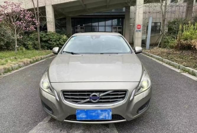 深圳市龙岗区沃尔沃抵押车及深圳市龙岗区沃尔沃抵押车电话:解锁抵押车市场的奥秘与深圳火焰鸟金融的专业服务 深圳市龙岗区沃尔沃抵押车及深圳市龙岗区沃尔沃抵押车电话:解锁抵押车市场的奥秘与深圳火焰鸟金融的专业服务