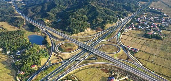 娄底房产抵押中介，房产金融的桥梁与纽带