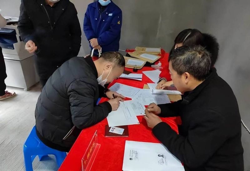 解决孩子上学难题，房产证抵押情况下的二手房交易策略